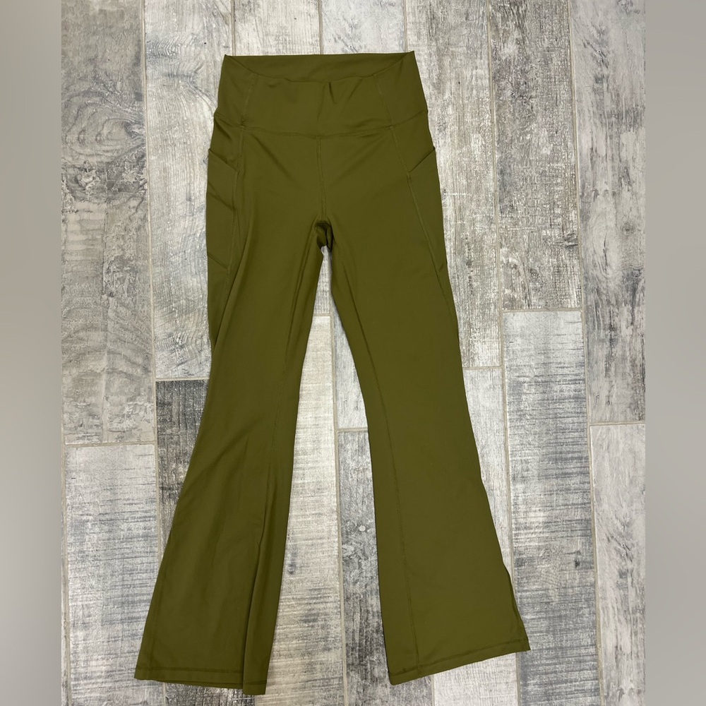 Fabletics Flare Leggings w Pockets